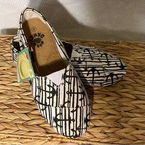 NWT Dawgs Women's Kaymann | Size 8 | Nautical Pattern | Resort | Beach | Anchors